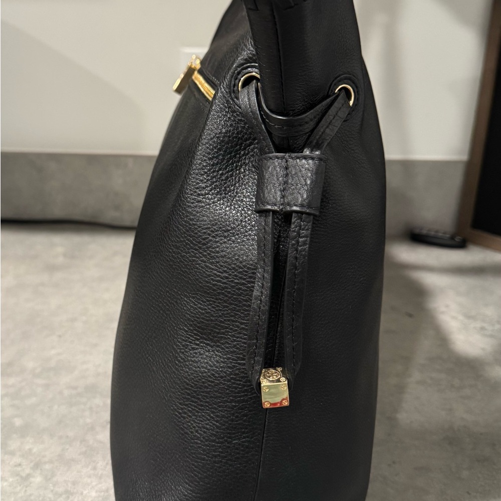 Tory Burch Marion Slouchy Large Black Leather Tote! Excellent Condition!! - Picture 7 of 11